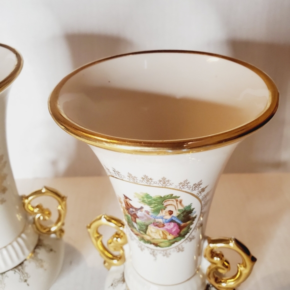 Vintage Rare Boden 520 White Ornate gold trim lovers Summer scene set 2 Vases - Picture 7 of 11